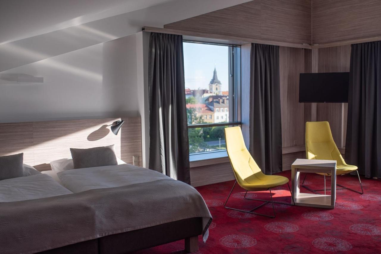 Hotel Tammel Йичин Экстерьер фото